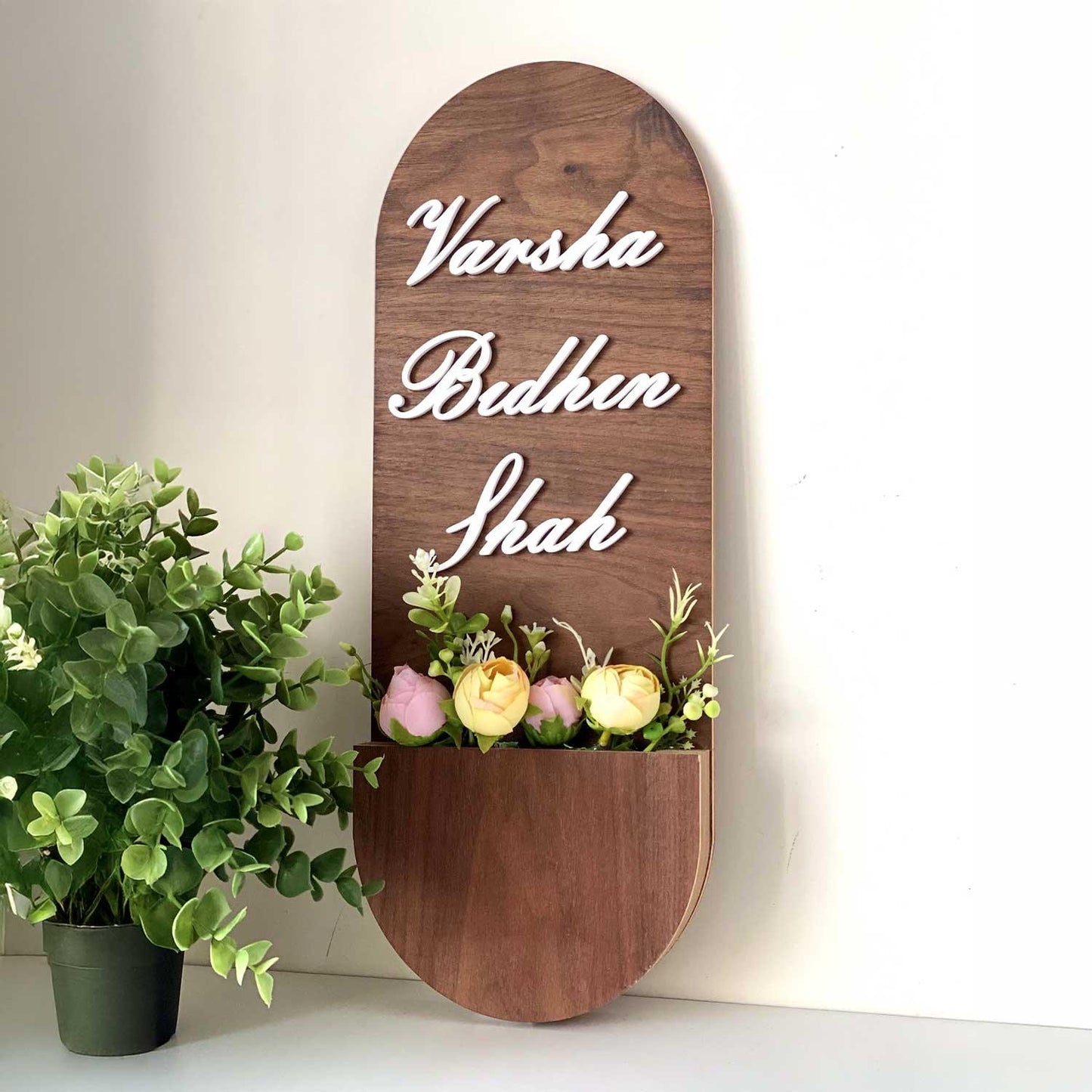 Chic Elongated Basket Nameplate