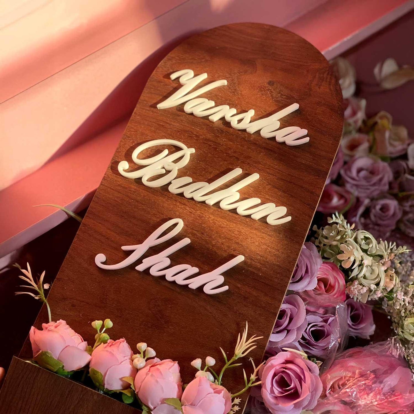 Chic Elongated Basket Nameplate