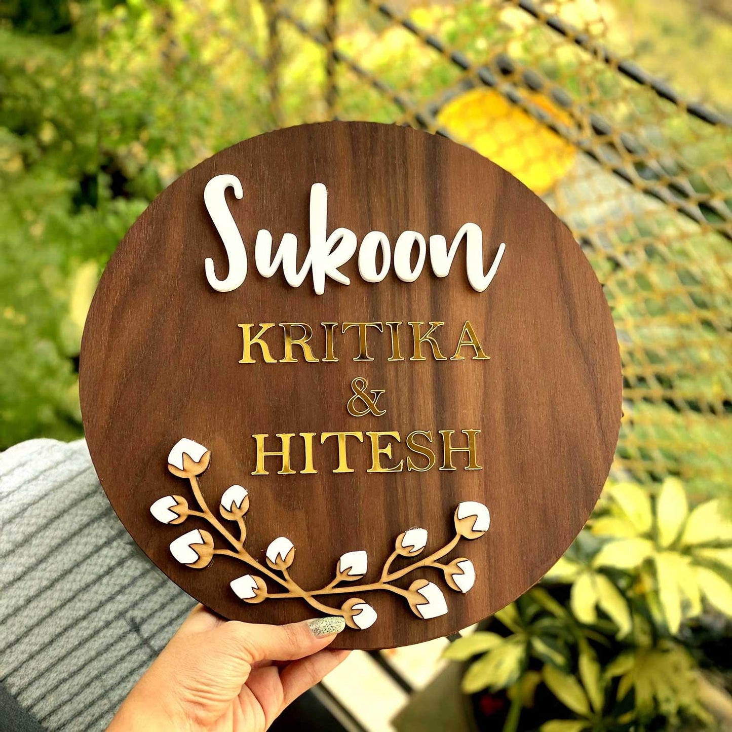 Cotton Flower Nameplate - Circle