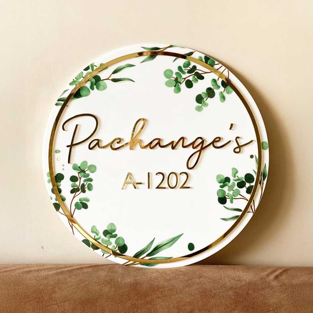 Floral White & Golden Circle Nameplate