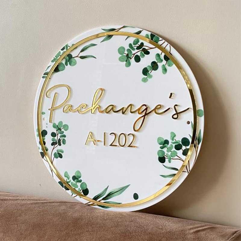 Floral White & Golden Circle Nameplate