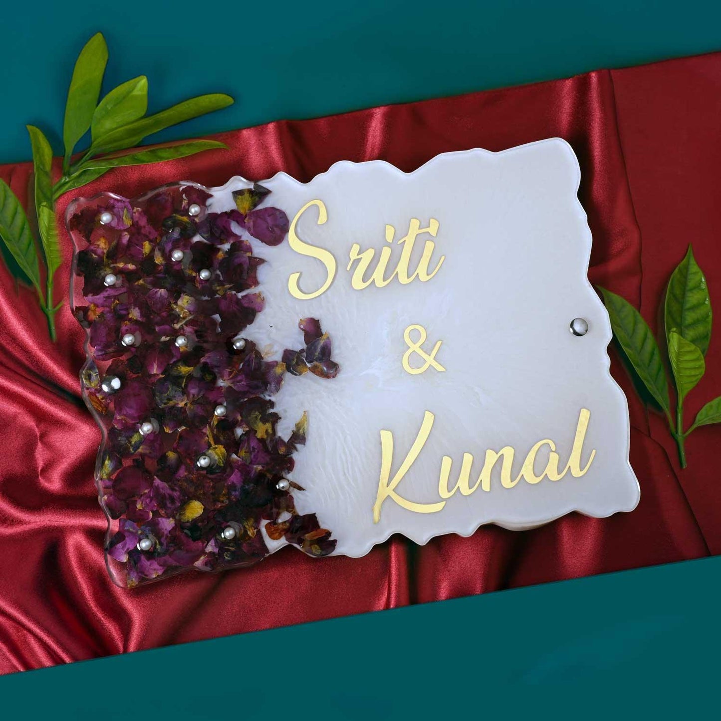 Pearl Blossom - Clear and Off-white Resin Nameplate - Housenama