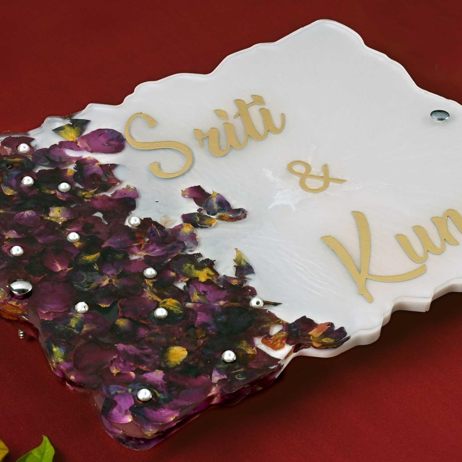 Pearl Blossom - Clear and Off-white Resin Nameplate - Housenama