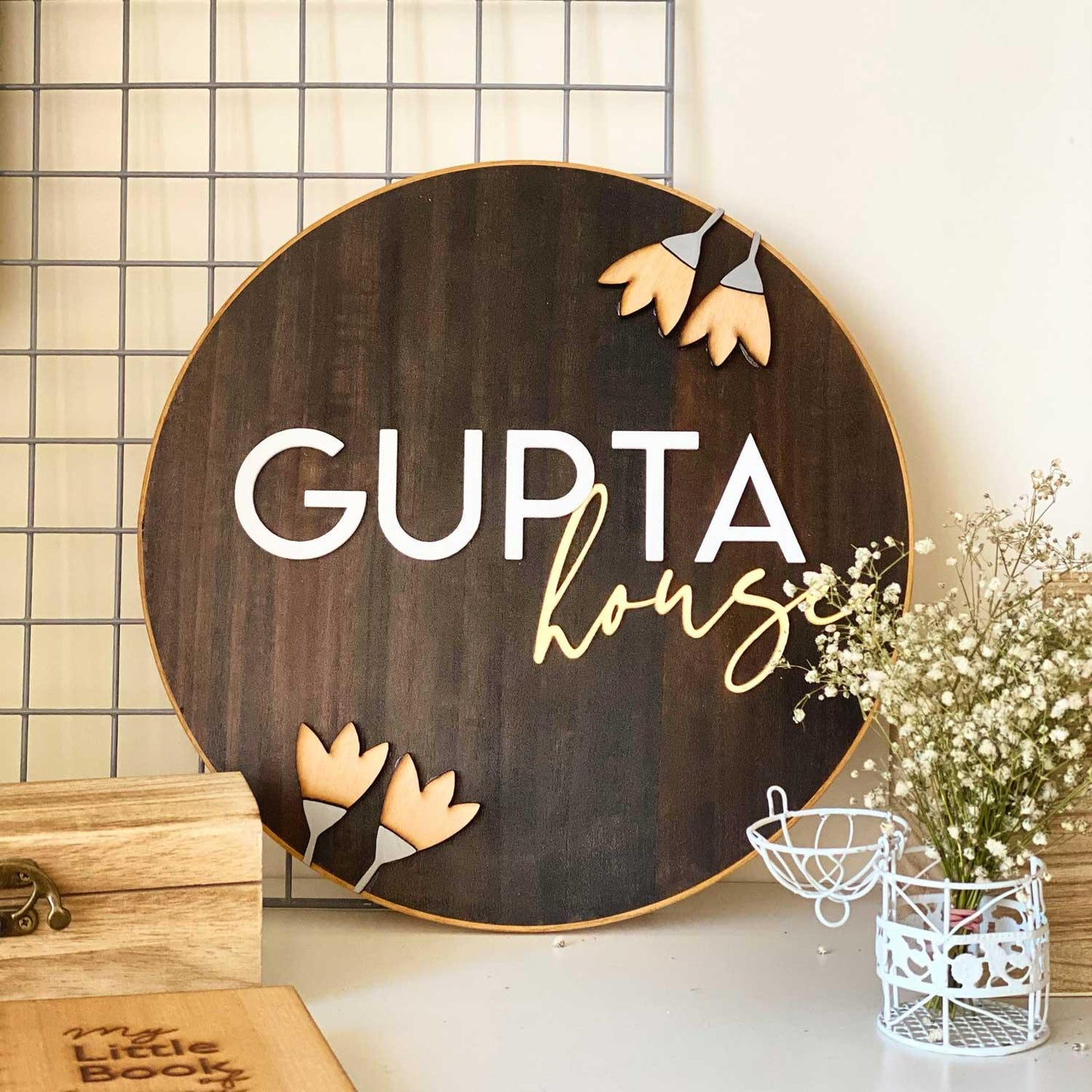 Tulip Flower Nameplate - Circle