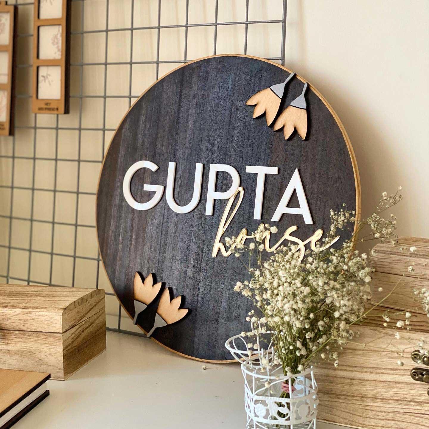 Tulip Flower Nameplate - Circle
