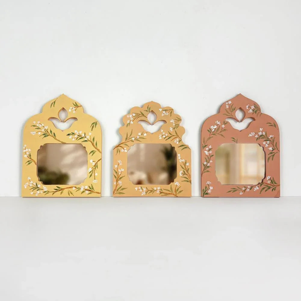 Sunheri Mirror Set