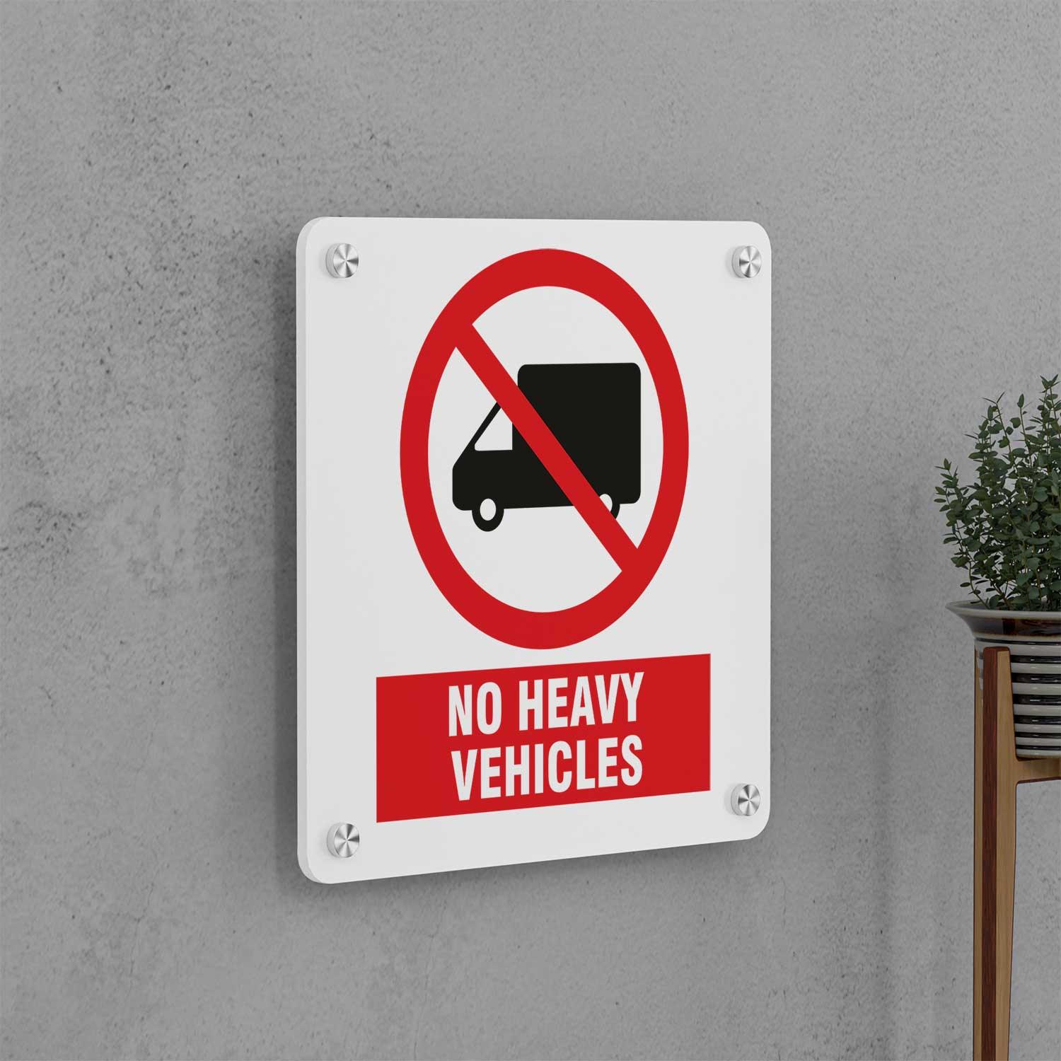 No Heavy Vehicles Sign - Housenama